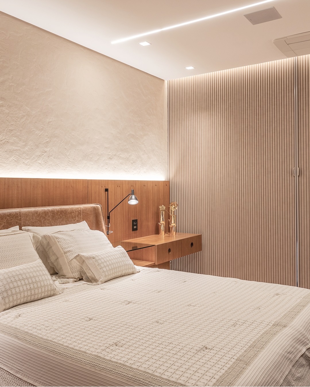 Ambiente premium com cortinas e persianas Hunter Douglas